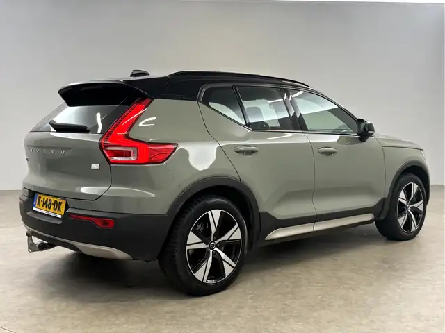 Volvo XC40 view 11