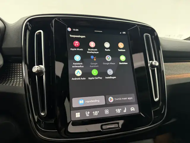 Volvo XC40 view 21