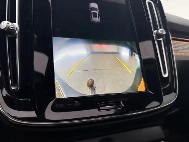 Volvo XC40 view 23