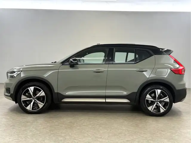 Volvo XC40 view 9