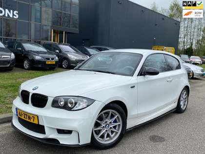 BMW 118 1-serie 118i M-pakket Nieuwe APK tot 08-04-25 crui