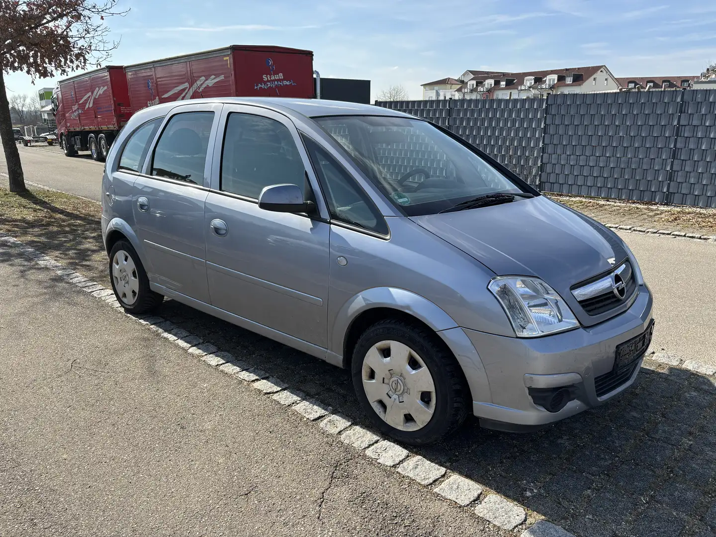 Opel Meriva 1.6 16V Edition Euro 4 !!! Klima !!! Grau - 1