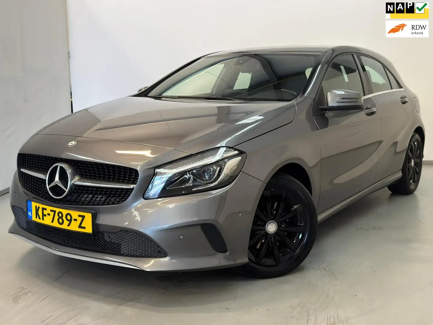Mercedes-Benz A 160 NL-auto / Facelift / Camera / Navi Grau - 1