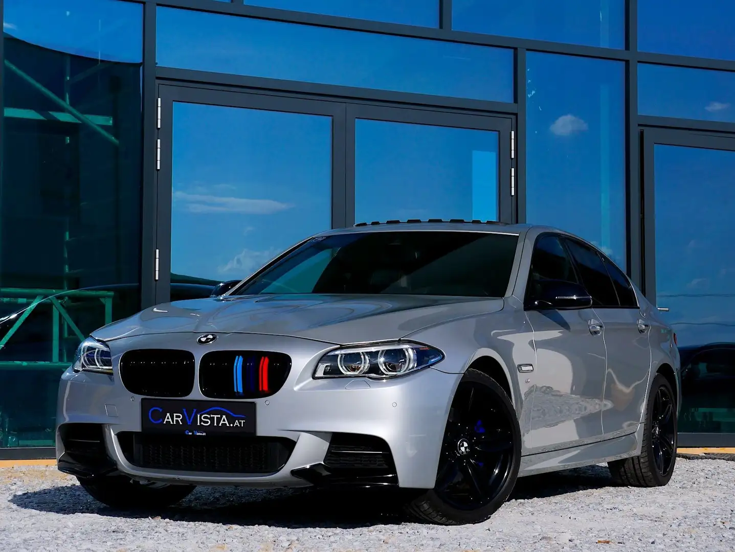 BMW 520 d xDrive Facelift M-Sport Zilver - 1