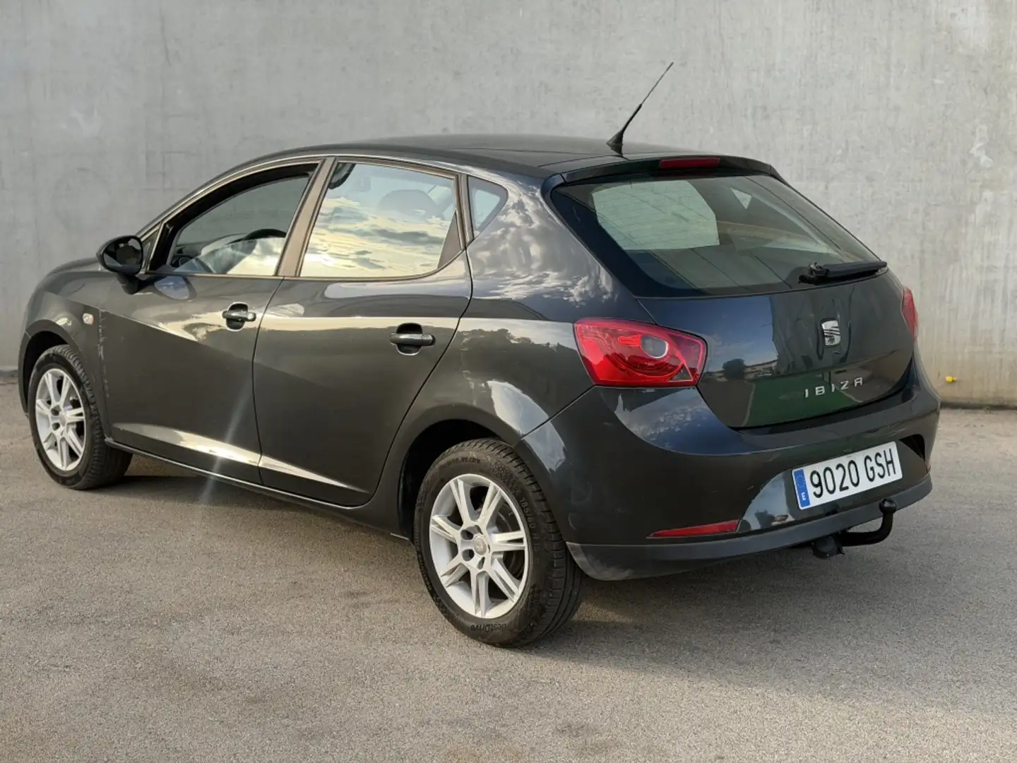 SEAT Ibiza 1.4 Style Gris - 2