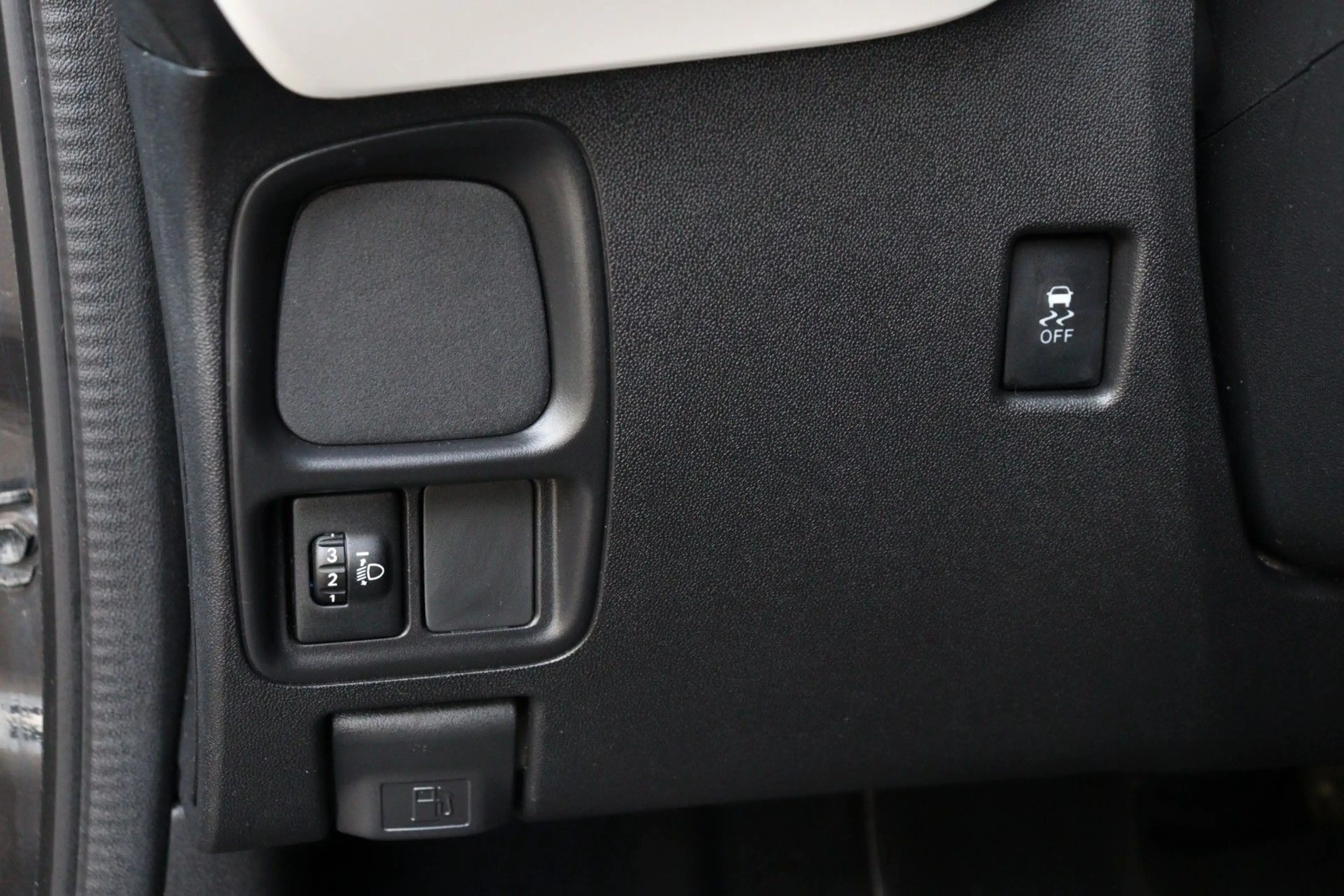 Peugeot 108 Active — photo 9