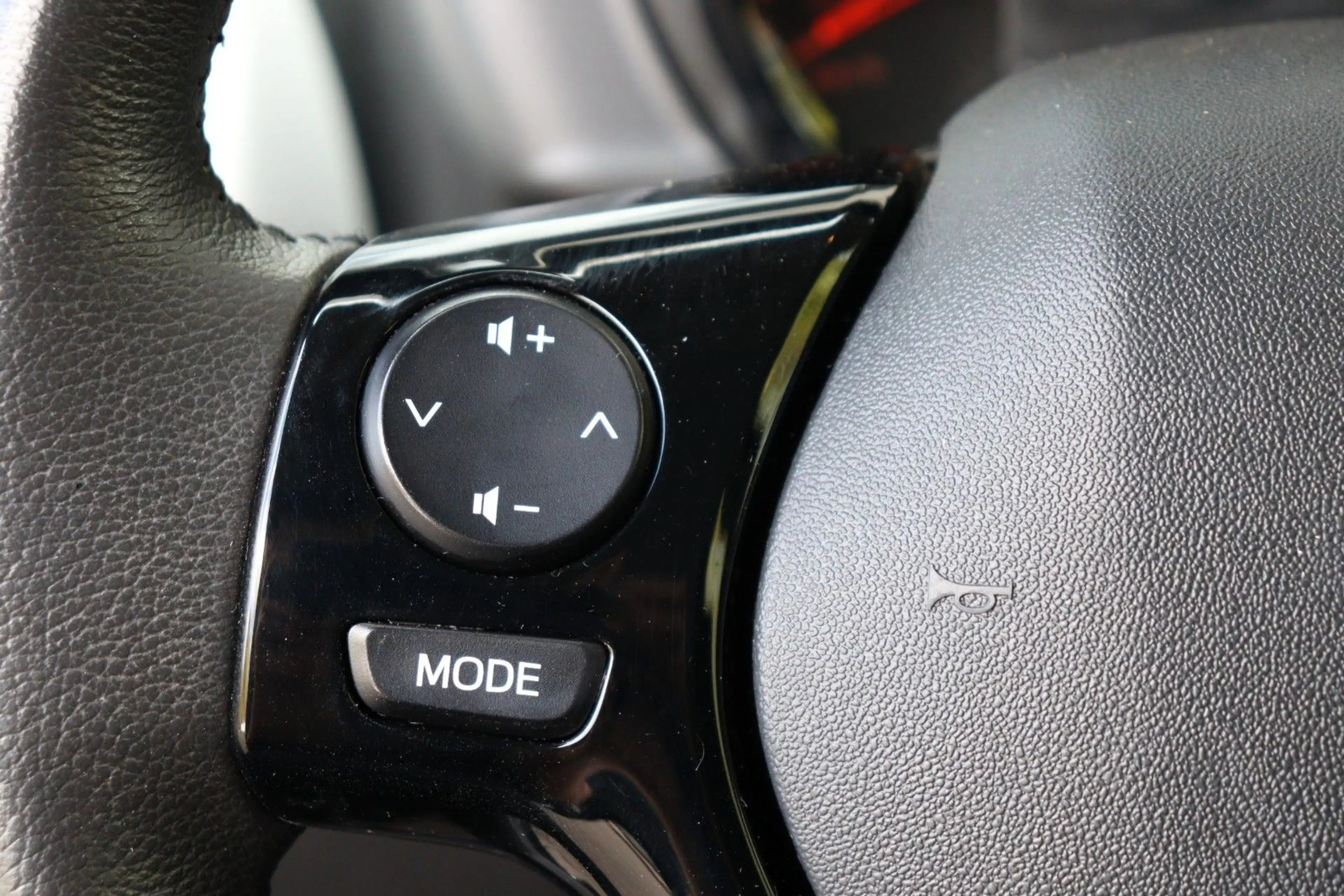 Peugeot 108 Active — photo 10