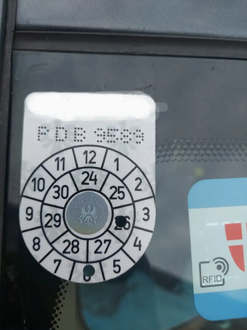 Mercedes-Benz E 280 E 280 Avantgarde 4MATIC Aut. Avantgarde - 1