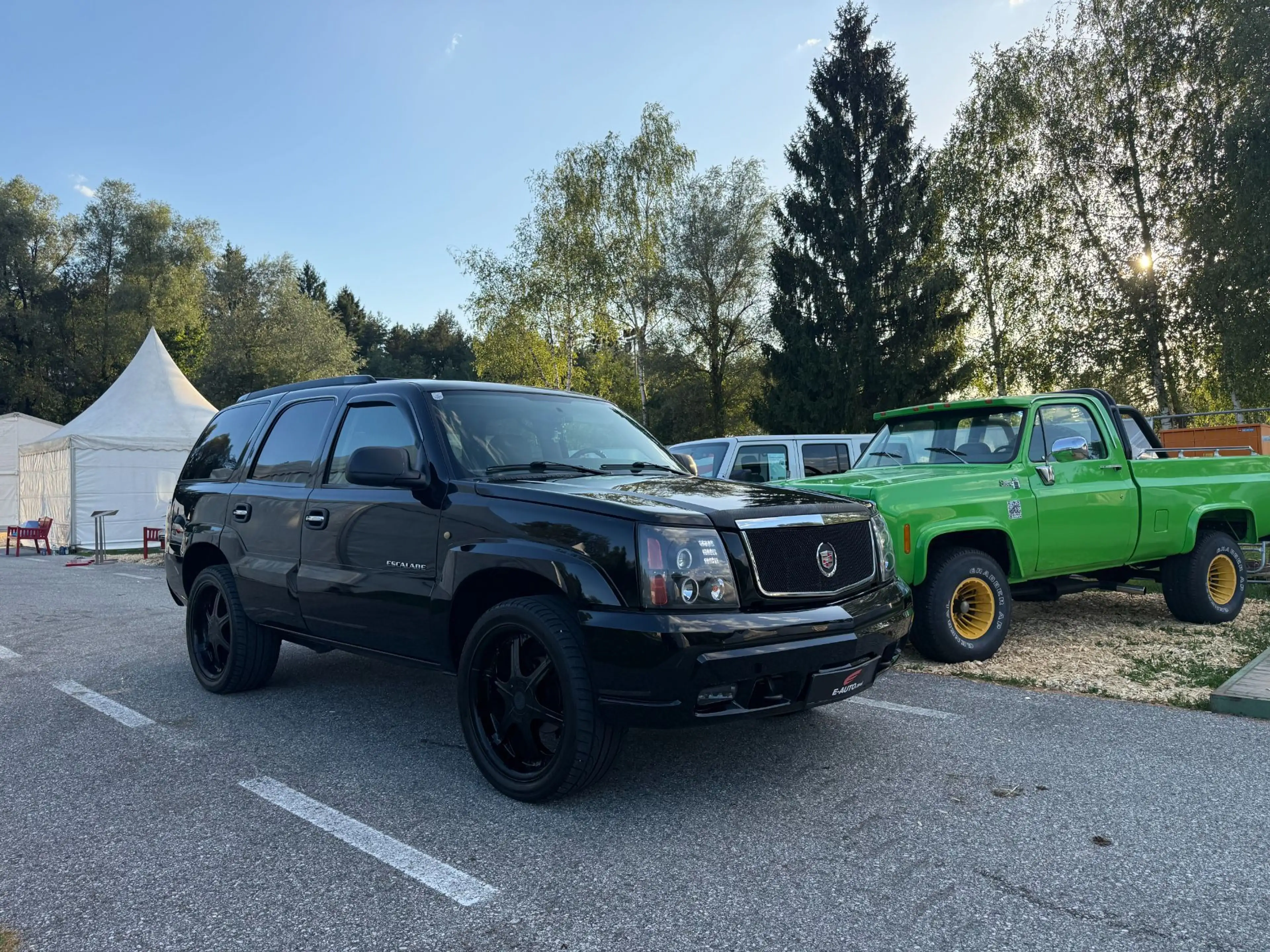 Cadillac Escalade 6.0 V8 Aut. *ÖSTERR. TYPISIERT *GEPFLEGTER ZUSTAN — photo 3