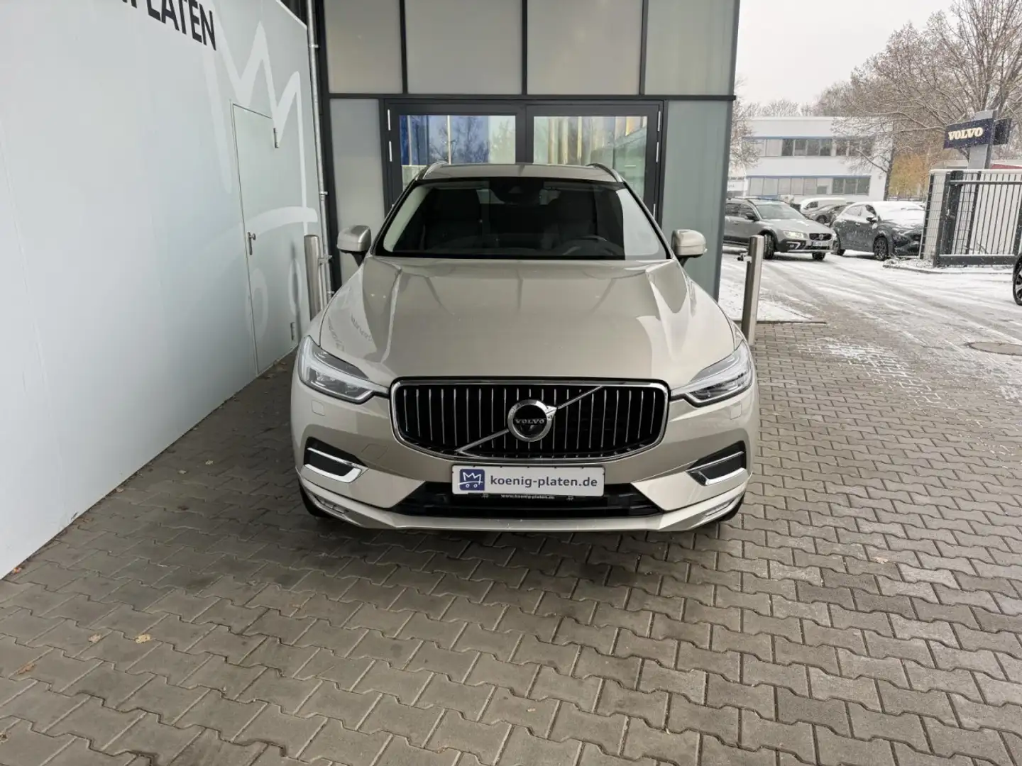 Volvo XC60 B5 (Benzin) 2WD Inscription (EURO 6d) Klima Navi Beige - 2
