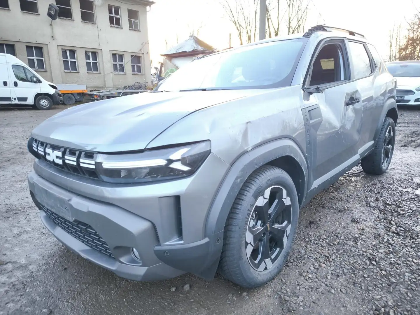Dacia Duster Hybrid 140 Extreme Android Auto Metallic Grau - 2