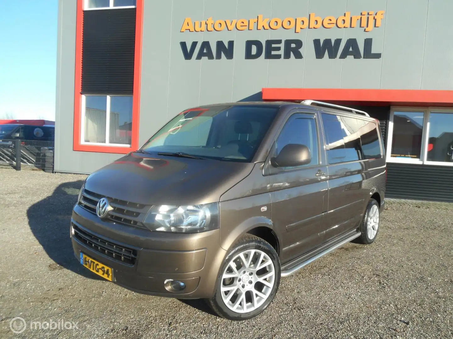 Volkswagen Transporter 2.0 TDI L1H1 CARAVELLE/DC/CLIMATECONTROL/CRUISECON Brązowy - 1