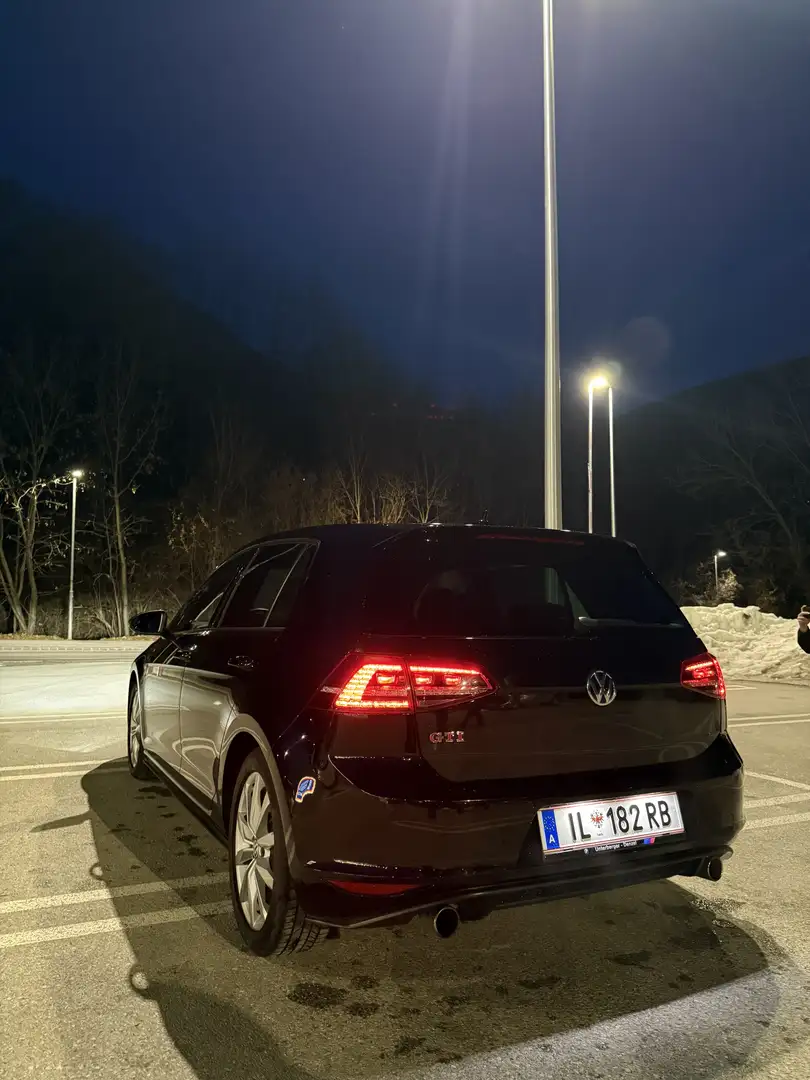 Volkswagen Golf GTI 2,0 TSI Performance - 1