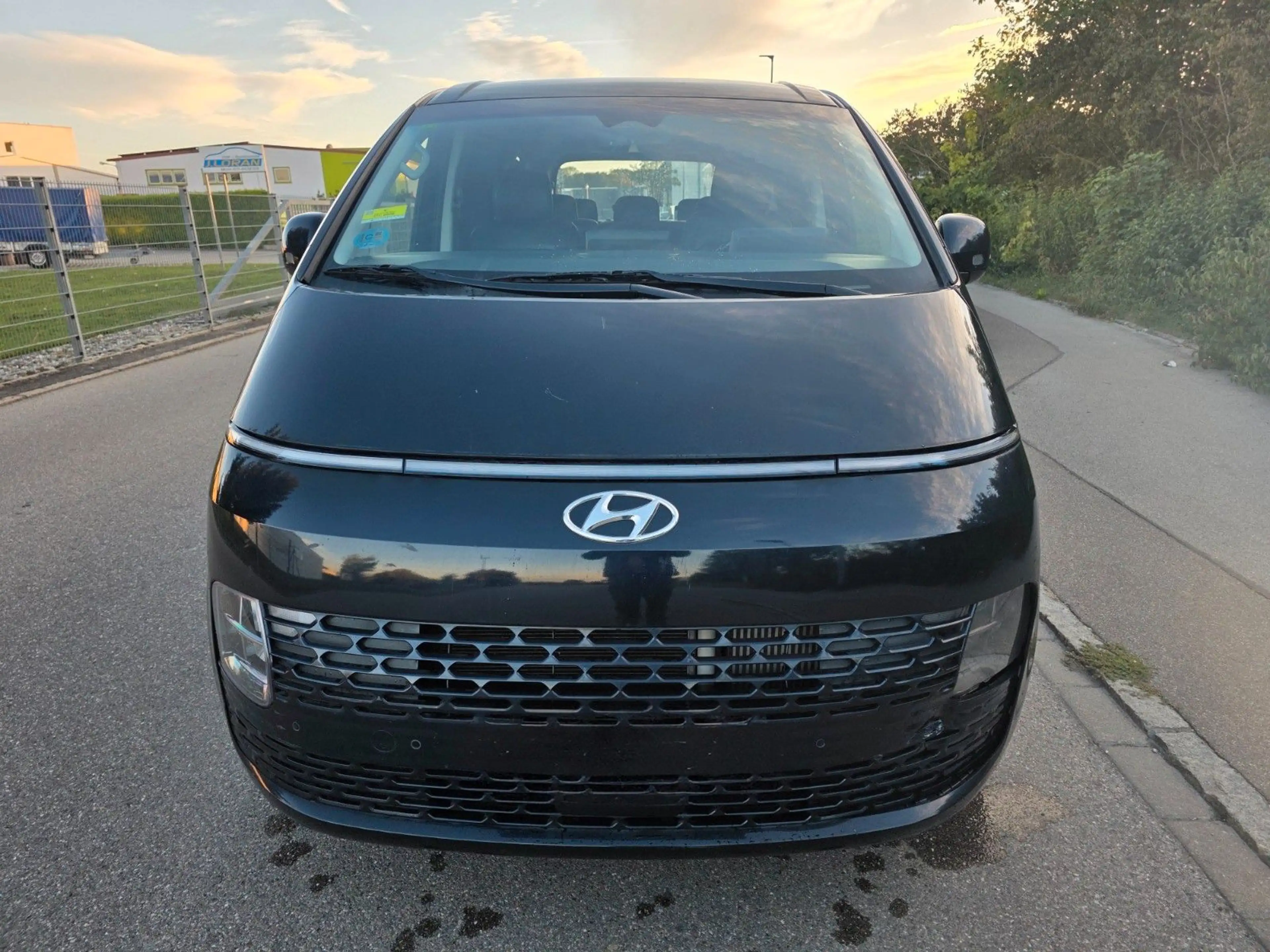 Hyundai STARIA — photo 10