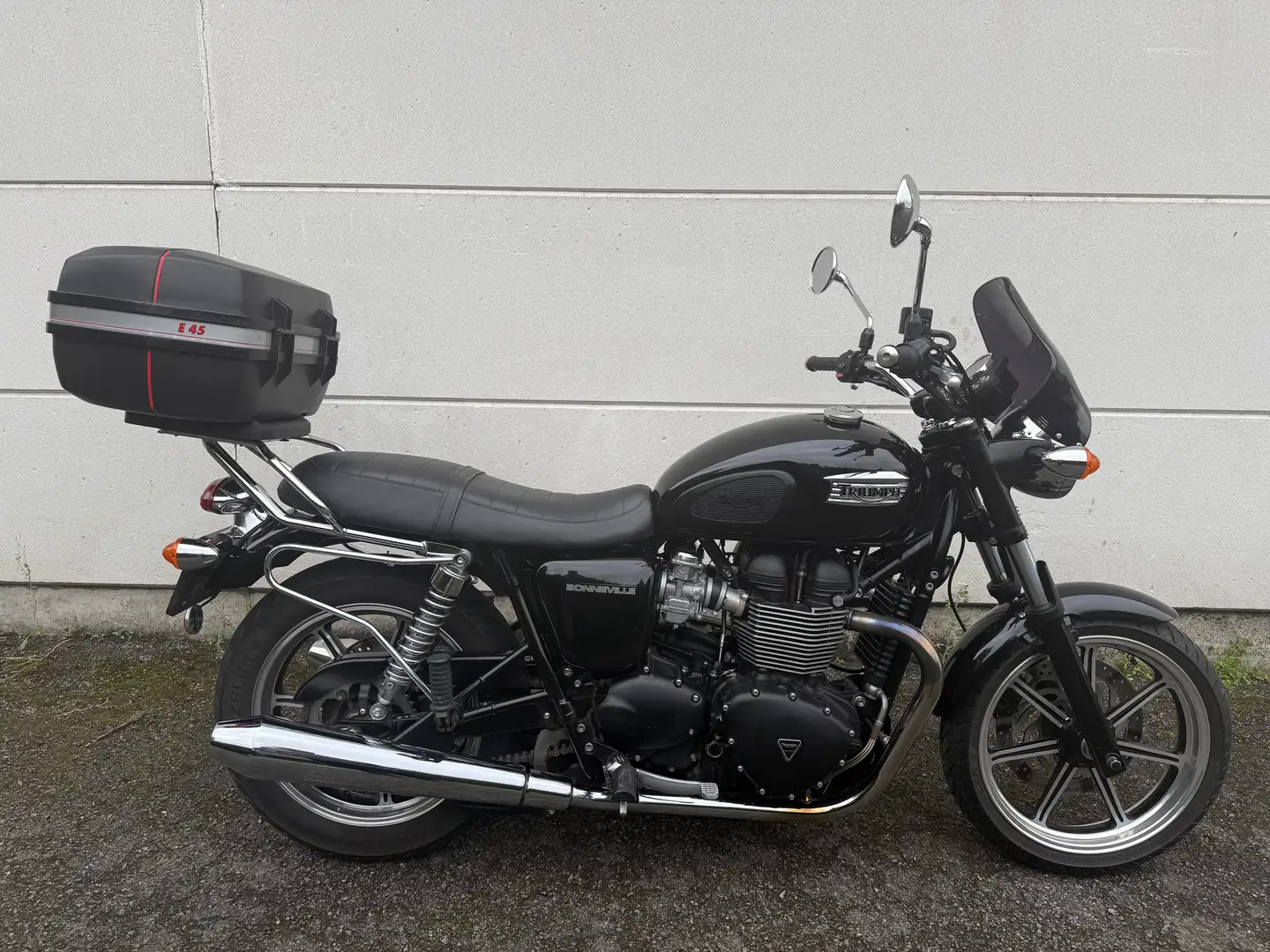 Triumph Bonneville SE Noir - 2
