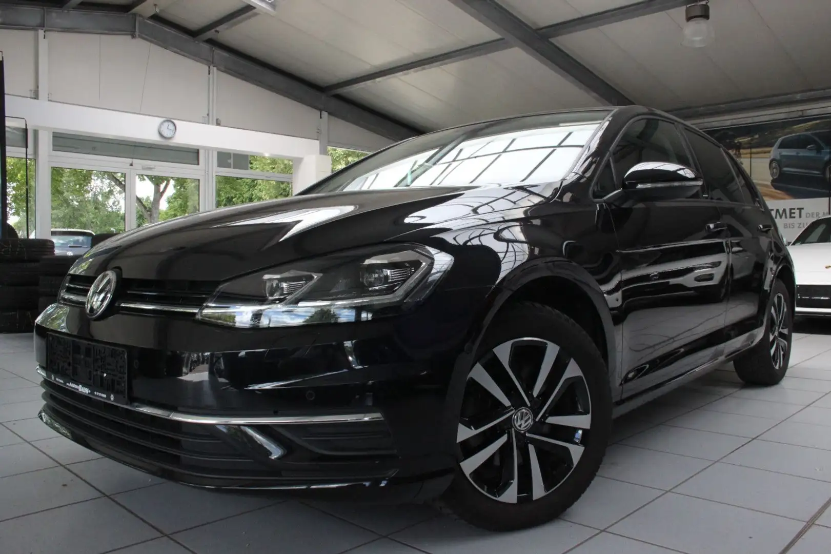 Volkswagen Golf VII Lim./IQDRIVE/DSG/PANO/ASSIST+/KAME/NAVI Negro - 2