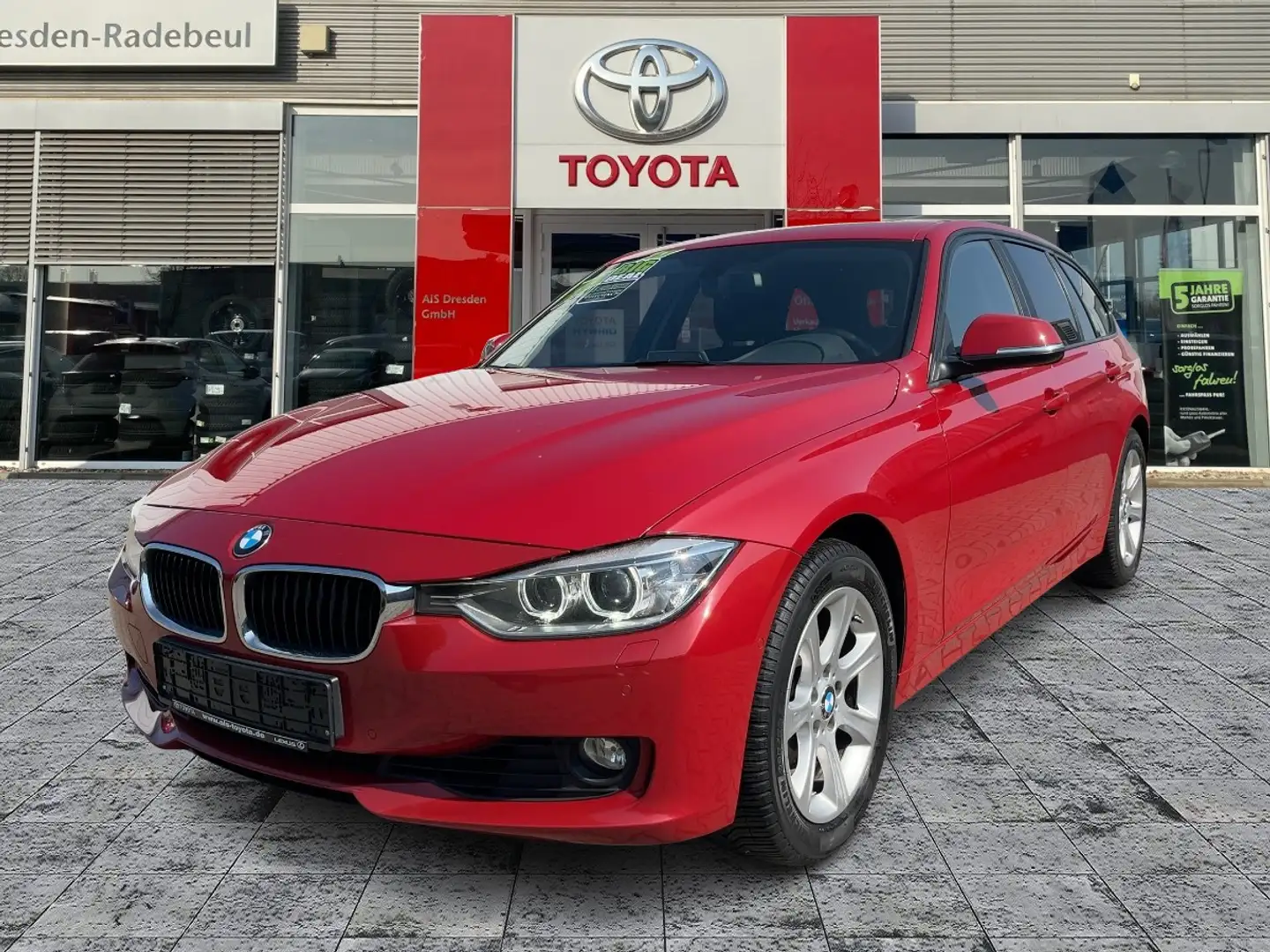 BMW 328 iA Touring Xenon Kamera elektr. Sitze Rood - 2