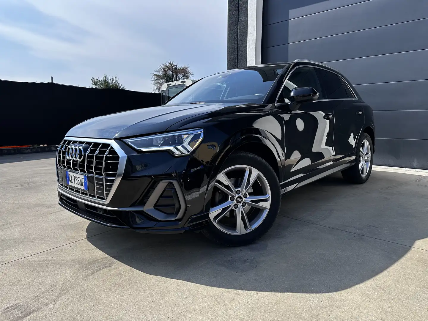 Audi Q3 35 1.5 tfsi mhev S line sline COME NUOVA!! Zwart - 1