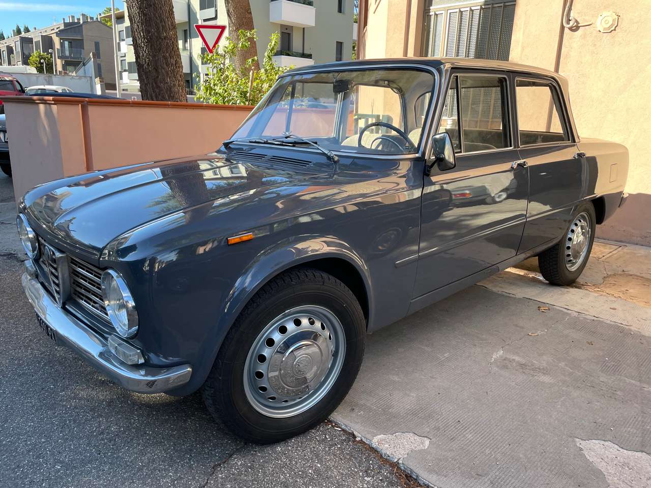 Alfa Romeo Giulia 1300 4 marce prima serie
