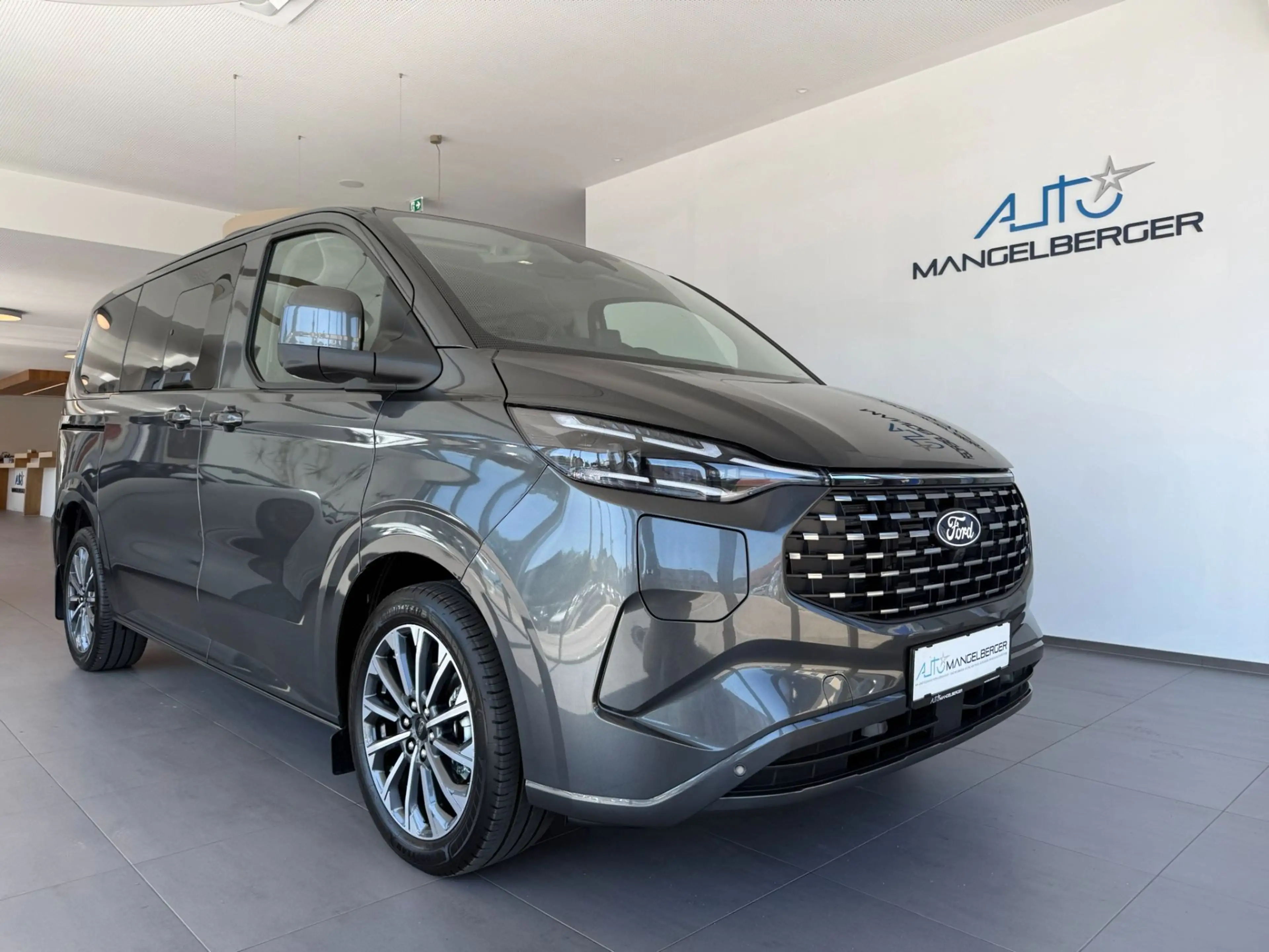 Ford Tourneo Custom Titanium X 2.5 PHEV 340 L1H1 FWD  *Matrix AHK 360