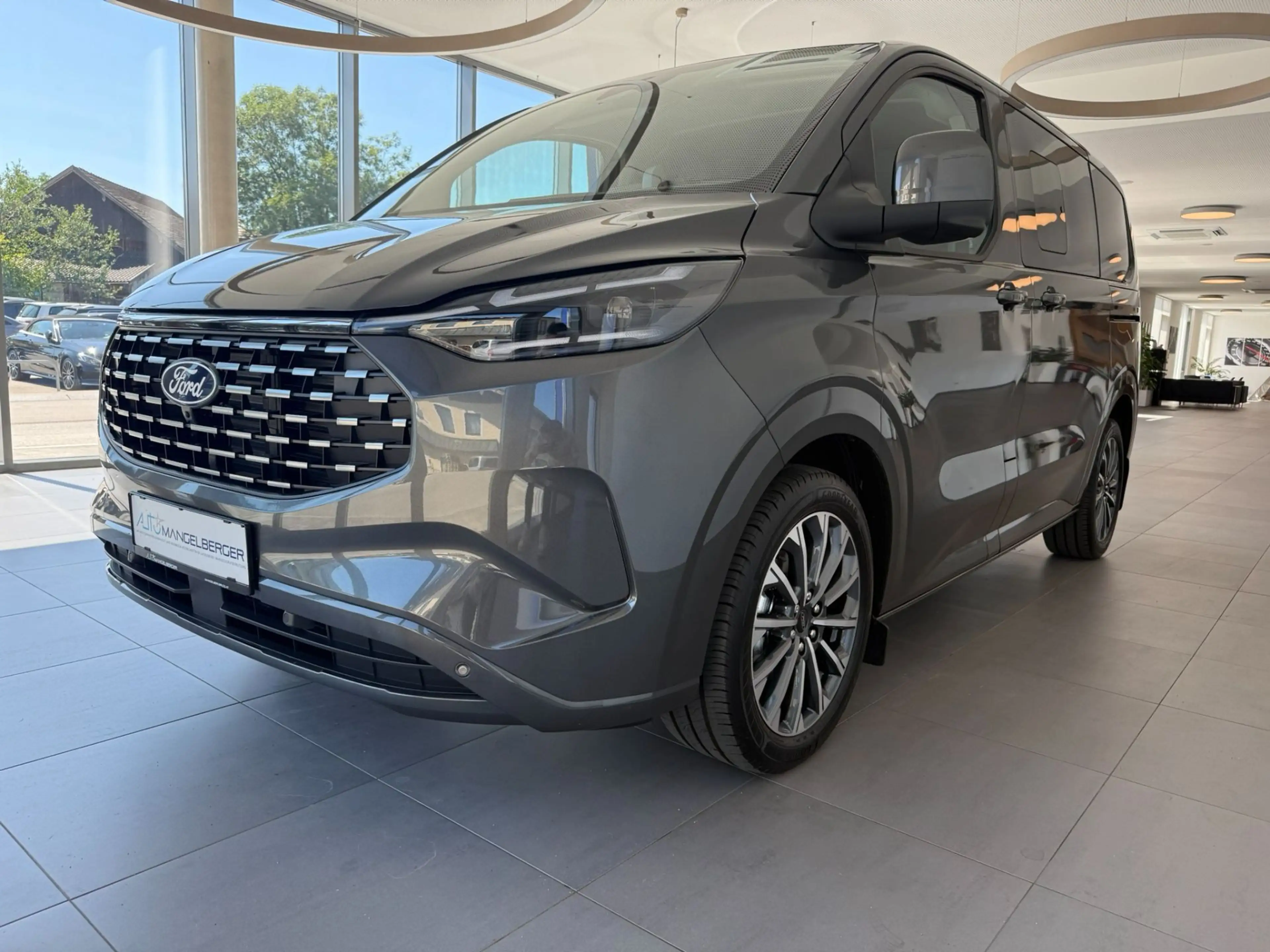 Ford Tourneo Custom Titanium X 2.5 PHEV 340 L1H1 FWD *Matrix AHK 360 — photo 3