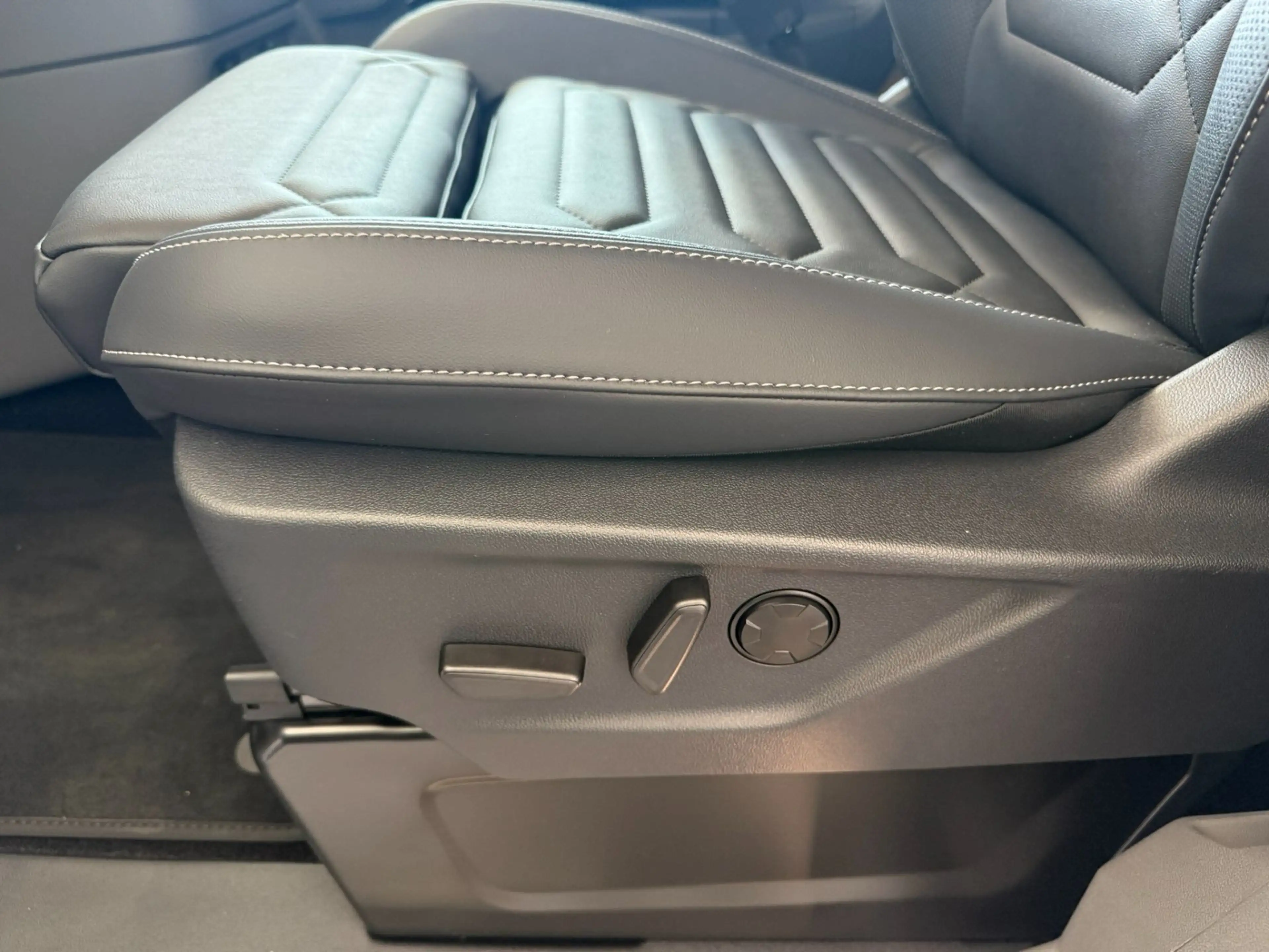 Ford Tourneo Custom Titanium X 2.5 PHEV 340 L1H1 FWD *Matrix AHK 360 — photo 14