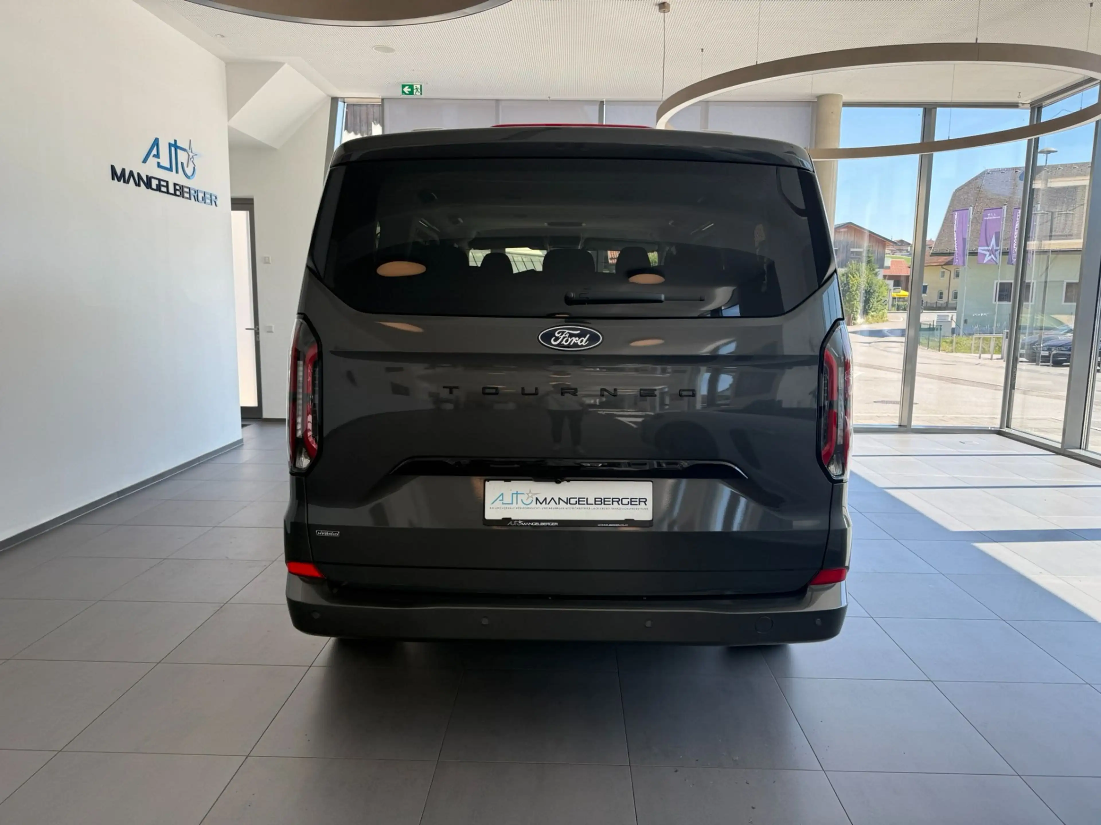Ford Tourneo Custom Titanium X 2.5 PHEV 340 L1H1 FWD *Matrix AHK 360 — photo 4