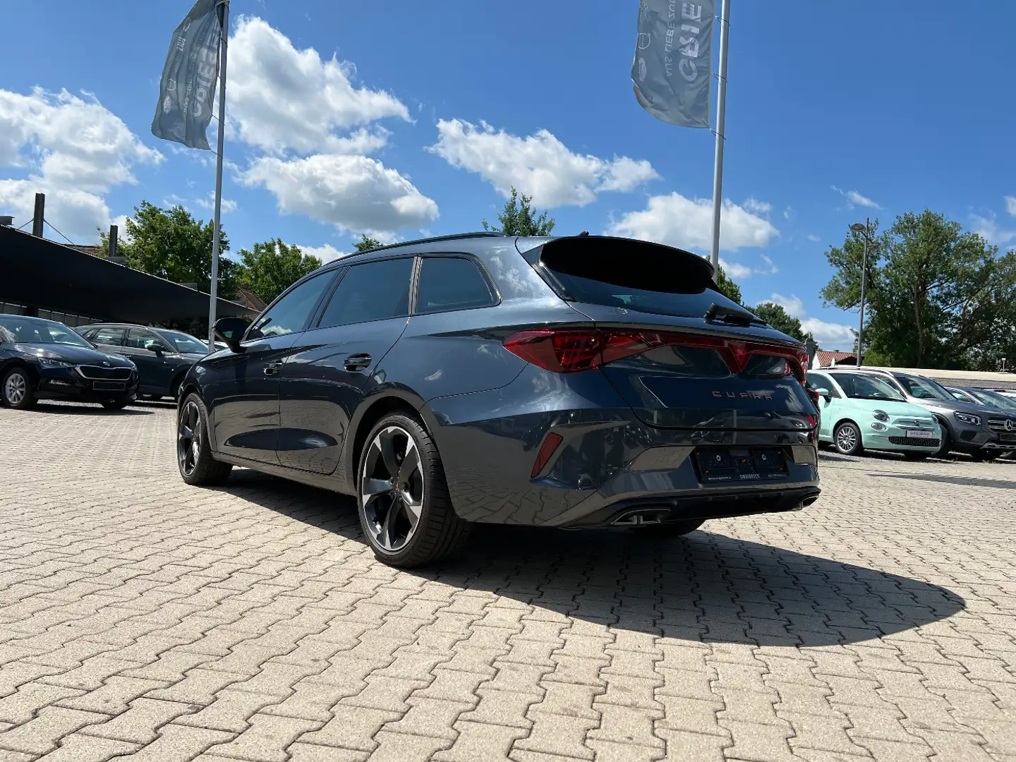 CUPRA Leon Sportstourer 1.5 eTSI Voll-LED Teilleder ACC Grau - 2