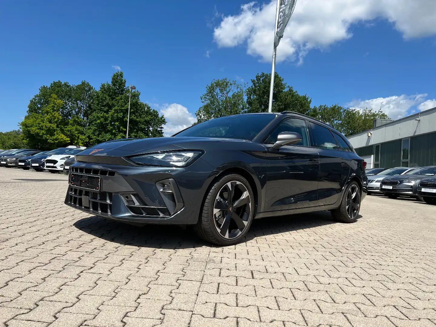 CUPRA Leon Sportstourer 1.5 eTSI Voll-LED Teilleder ACC Grau - 1