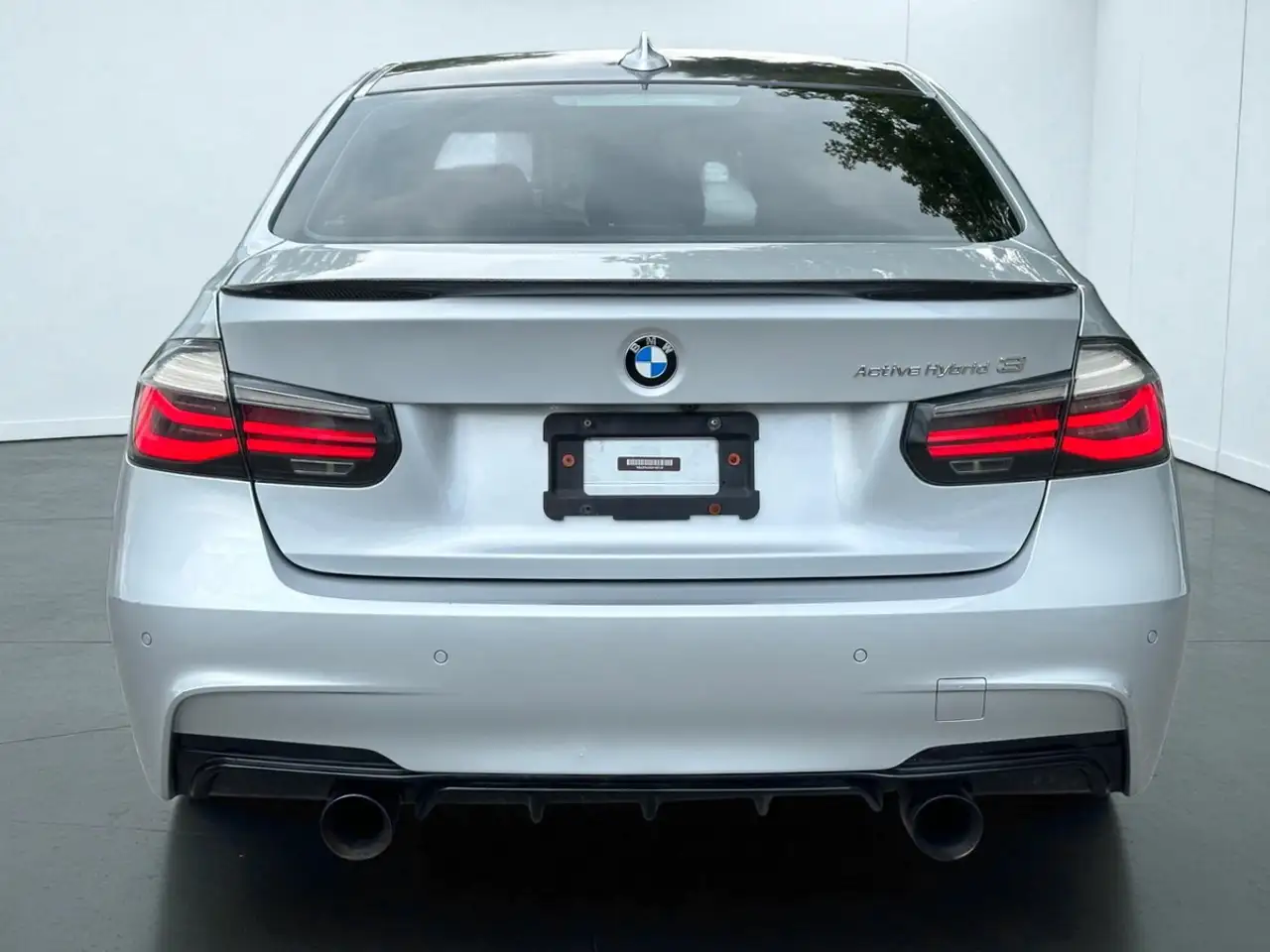 BMW 3 Series снимка BMW 3 Series