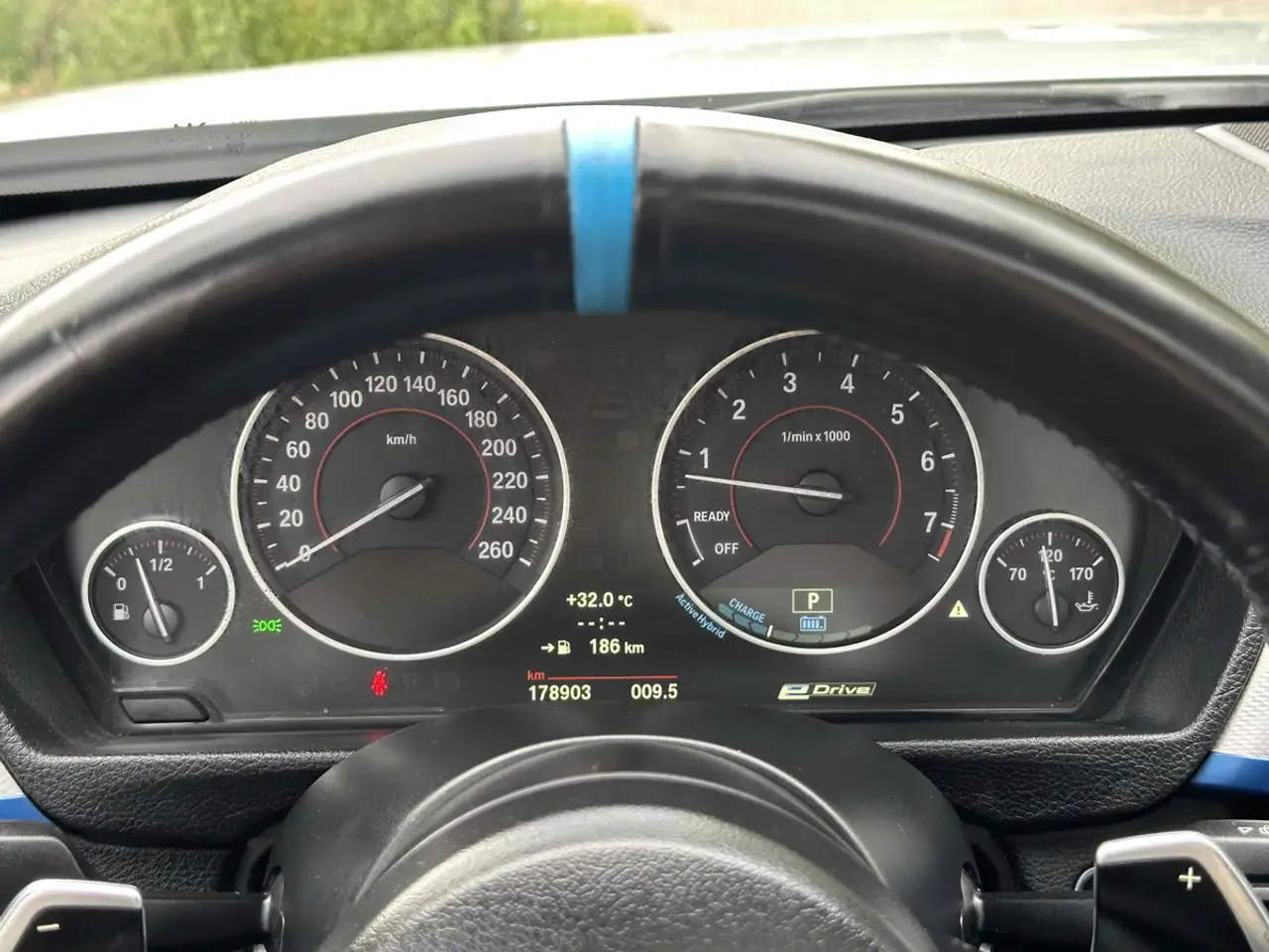BMW 3 Series снимка BMW 3 Series