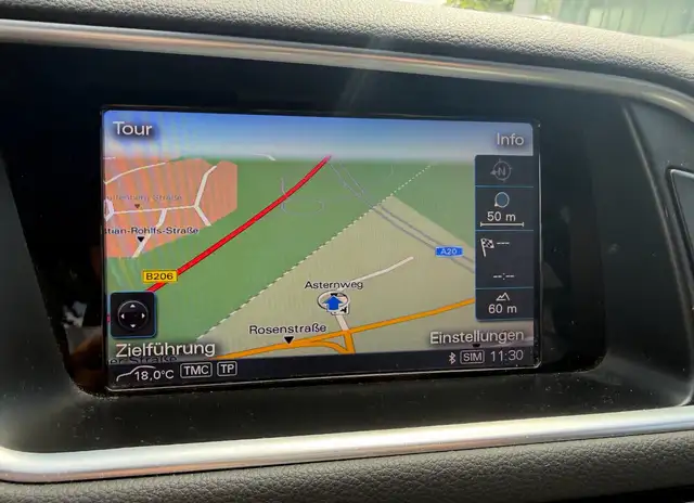 Audi Q5 view 18