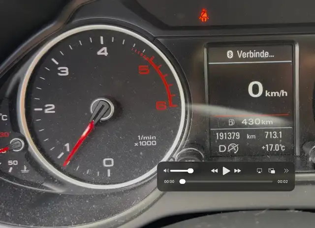 Audi Q5 view 12