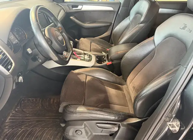 Audi Q5 view 10