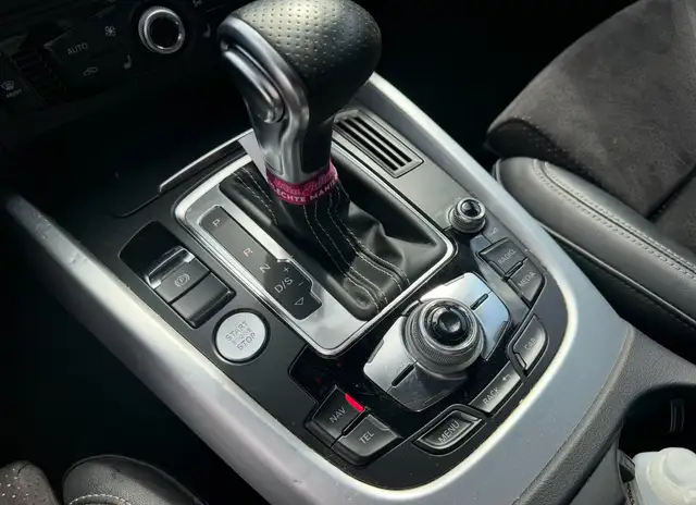 Audi Q5 view 11