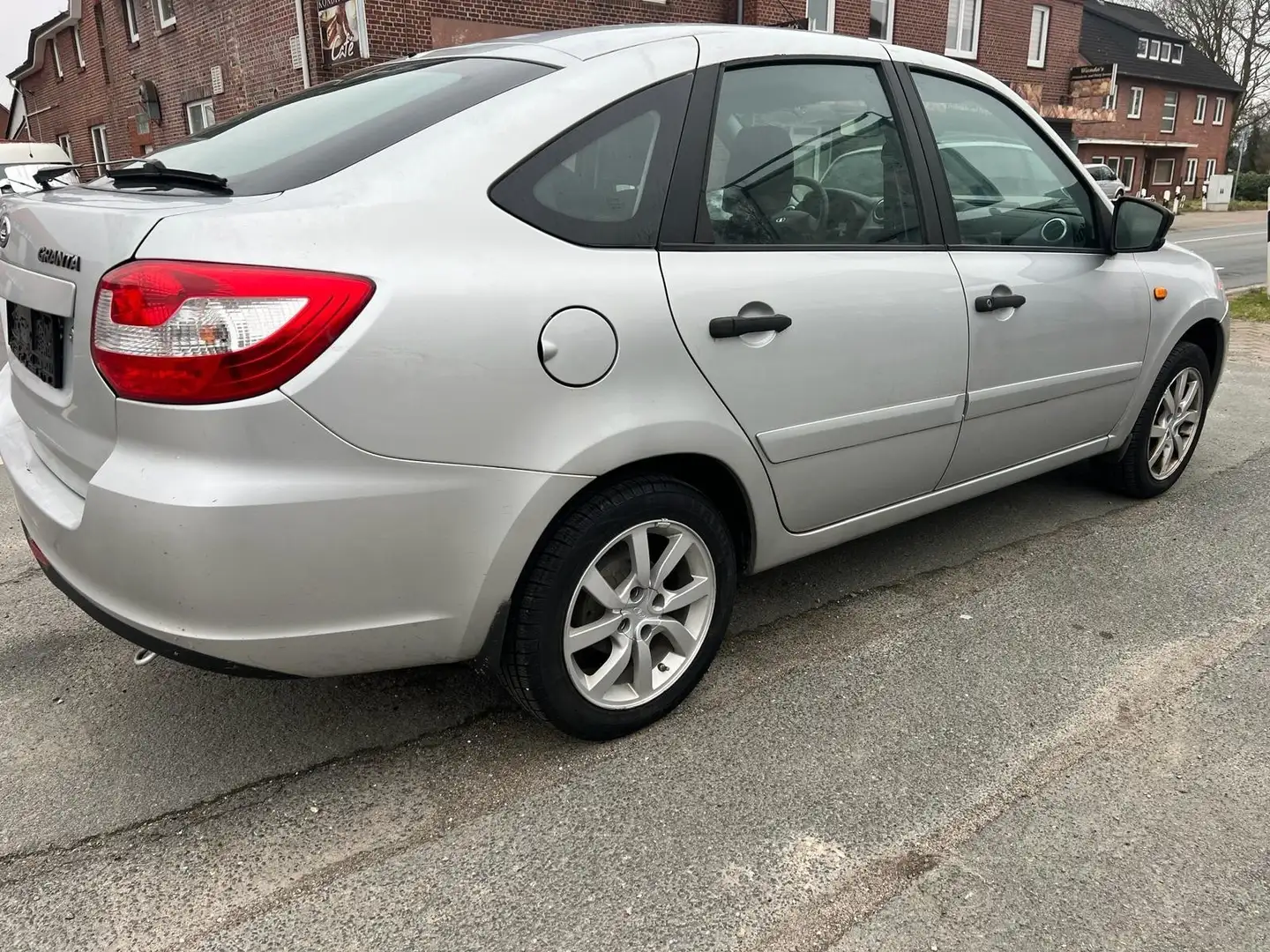Lada Granta 1.6 Tüv neu Silber - 2