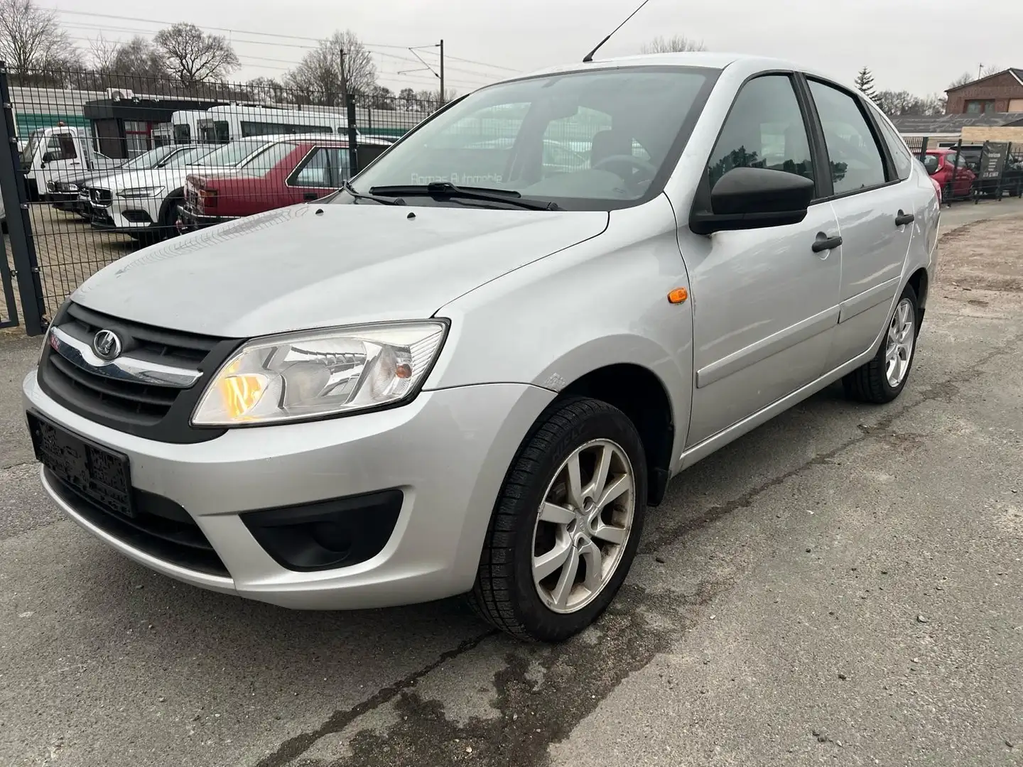 Lada Granta coupe pure cdi immobileizier aktiv Stříbrná - 1