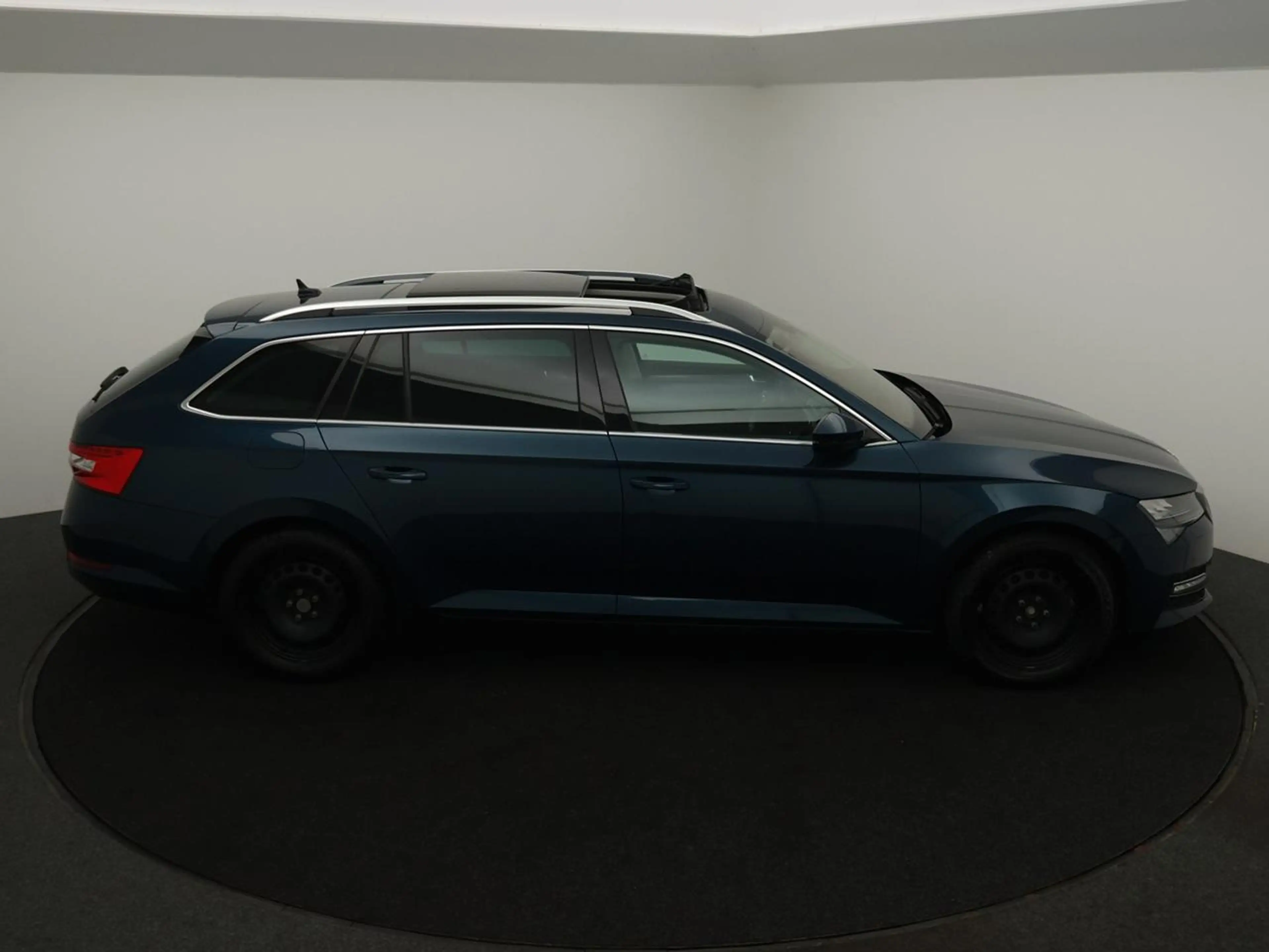 Skoda Superb 1.5 TSI ACT Clever+ DSG 150PK *ZETELVERWARMING*NAVI*CAMERA*PDC*TREKHAAK*...* — photo 4