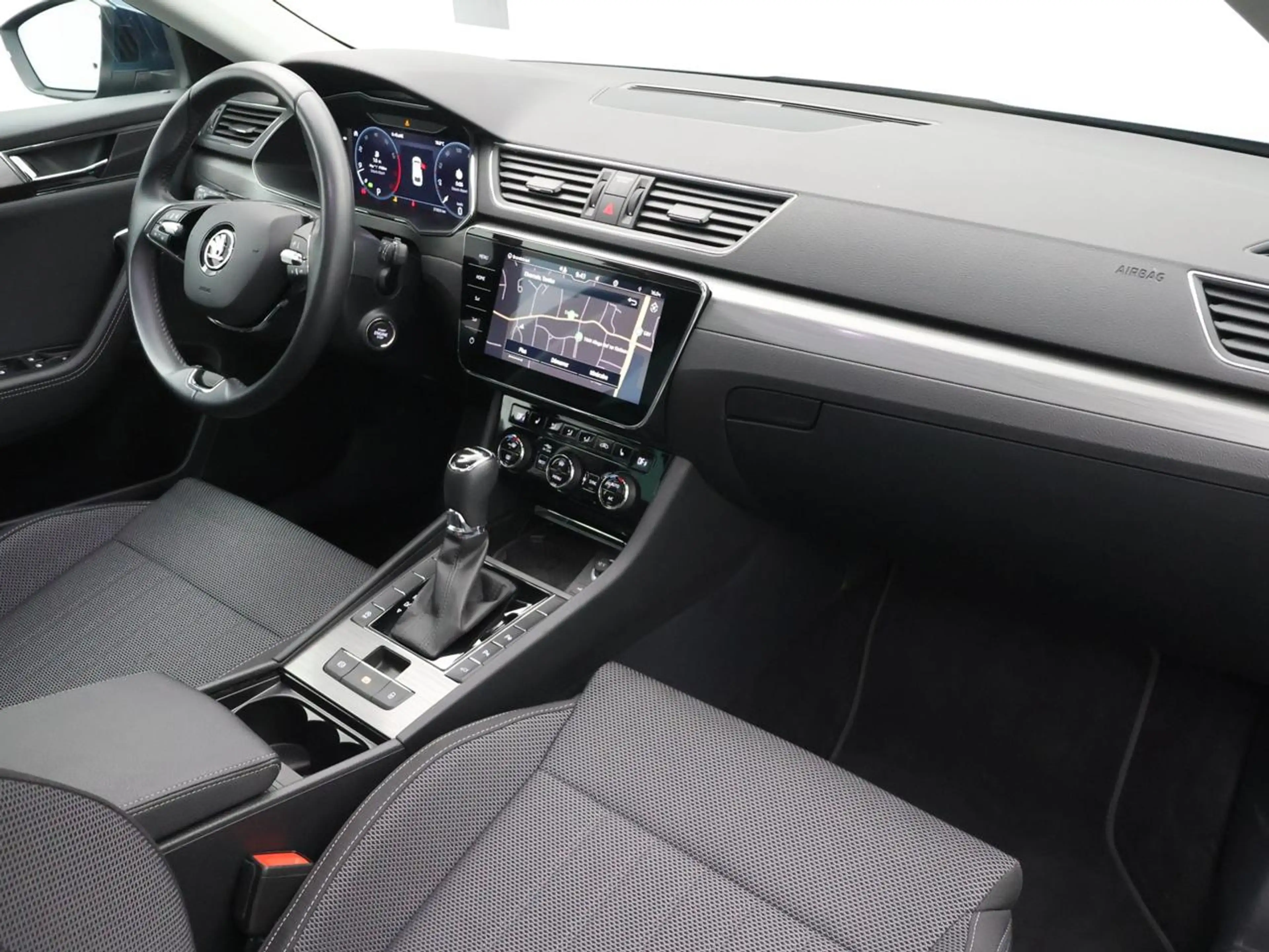 Skoda Superb 1.5 TSI ACT Clever+ DSG 150PK *ZETELVERWARMING*NAVI*CAMERA*PDC*TREKHAAK*...* — photo 3