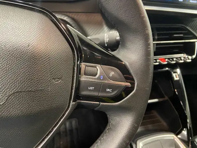 Peugeot 208 view 15
