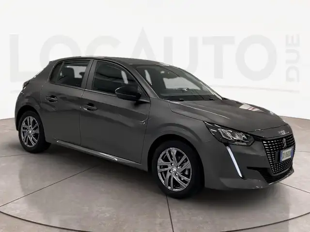 Peugeot 208 view 3