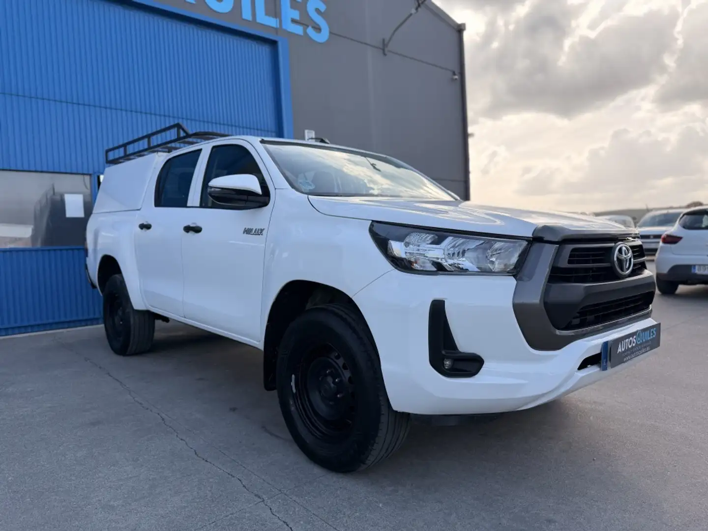 Toyota Hilux Cabina Doble GX Blanco - 2
