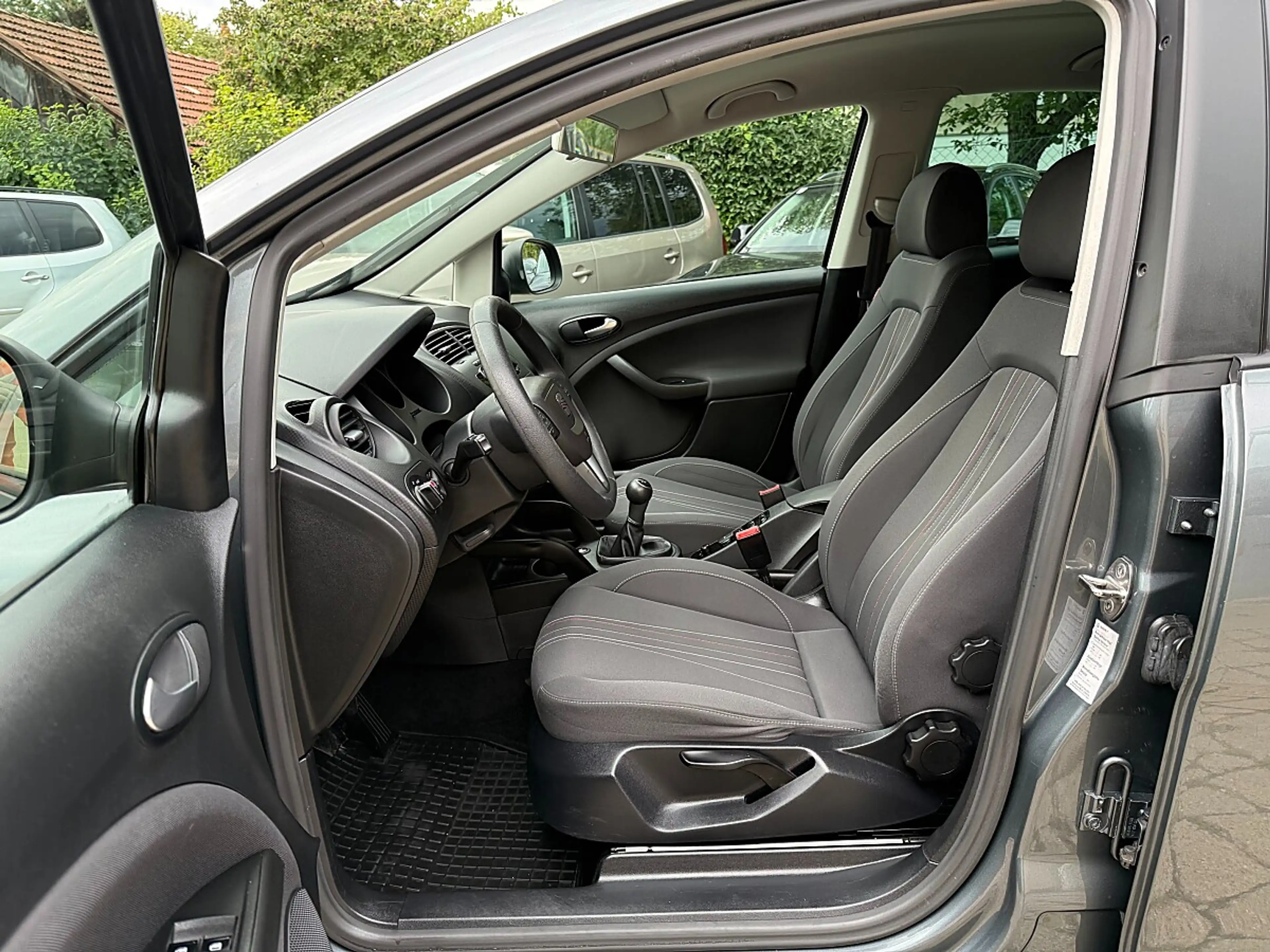 SEAT Altea XL 1,6 TDI S&S-1/3 ZINSFREI FINANZIERUNG — photo 9