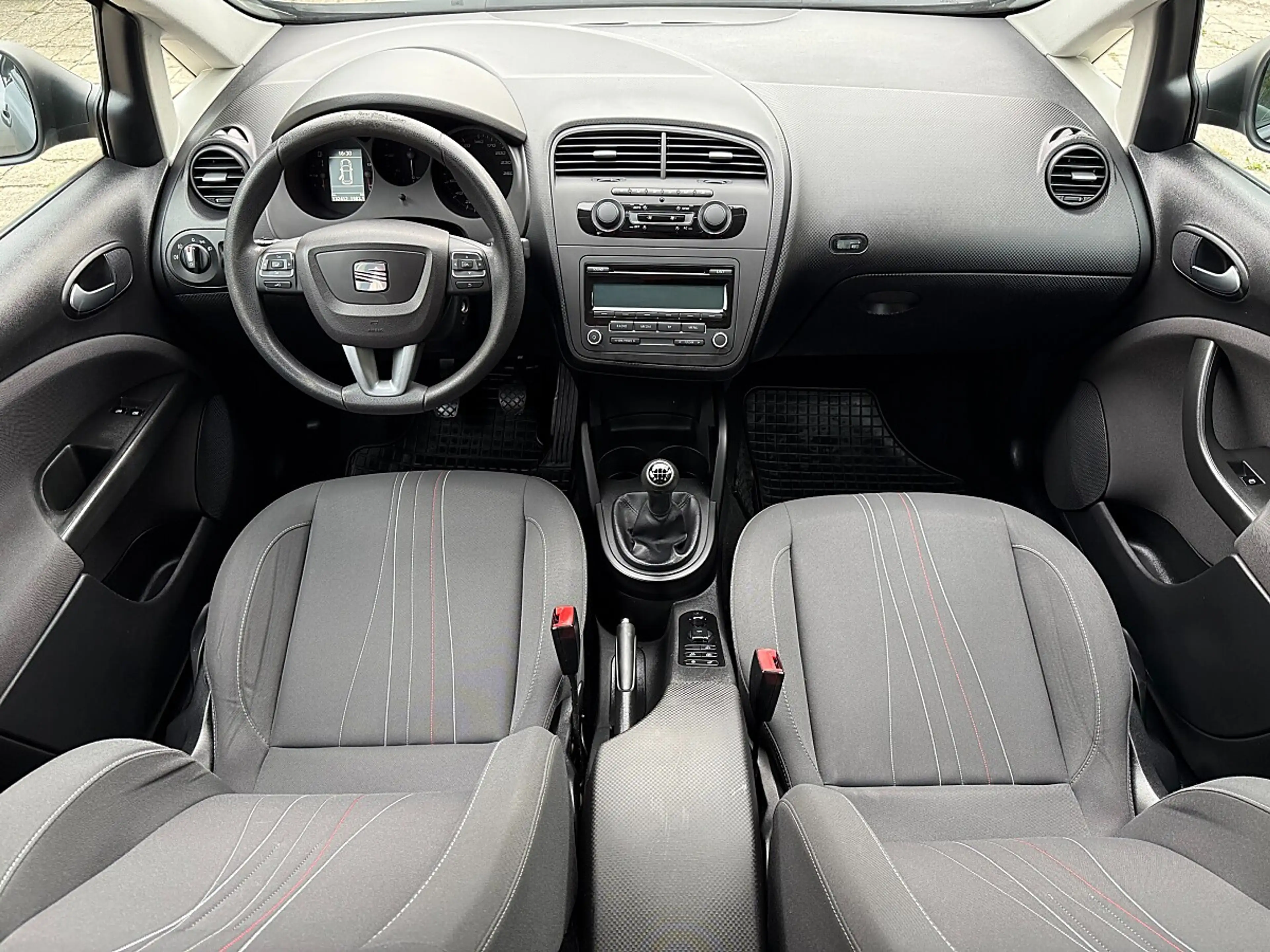 SEAT Altea XL 1,6 TDI S&S-1/3 ZINSFREI FINANZIERUNG — photo 4