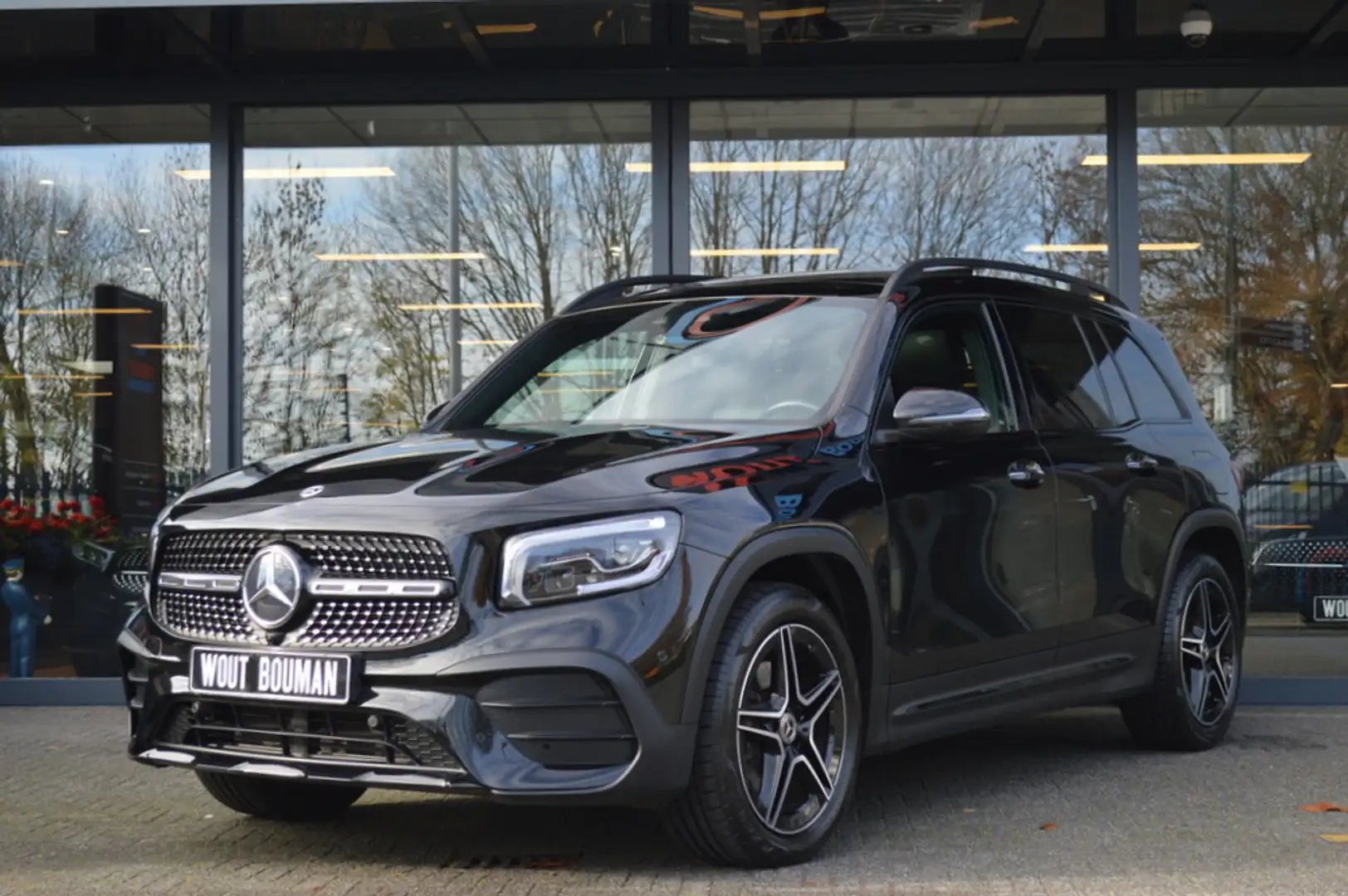 Mercedes-Benz GLB 200 AMG 7p. Led Panorama Widescreen Sfeer Camera Trekh Zwart - 2