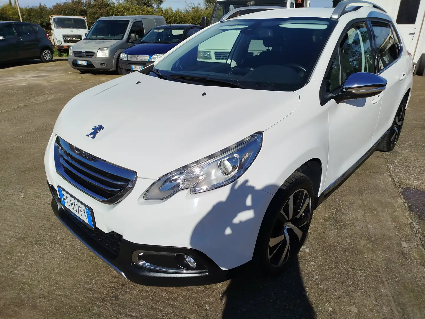 Peugeot 2008 2008 1.6 bluehdi Black Matt s ALLURE Weiß - 2