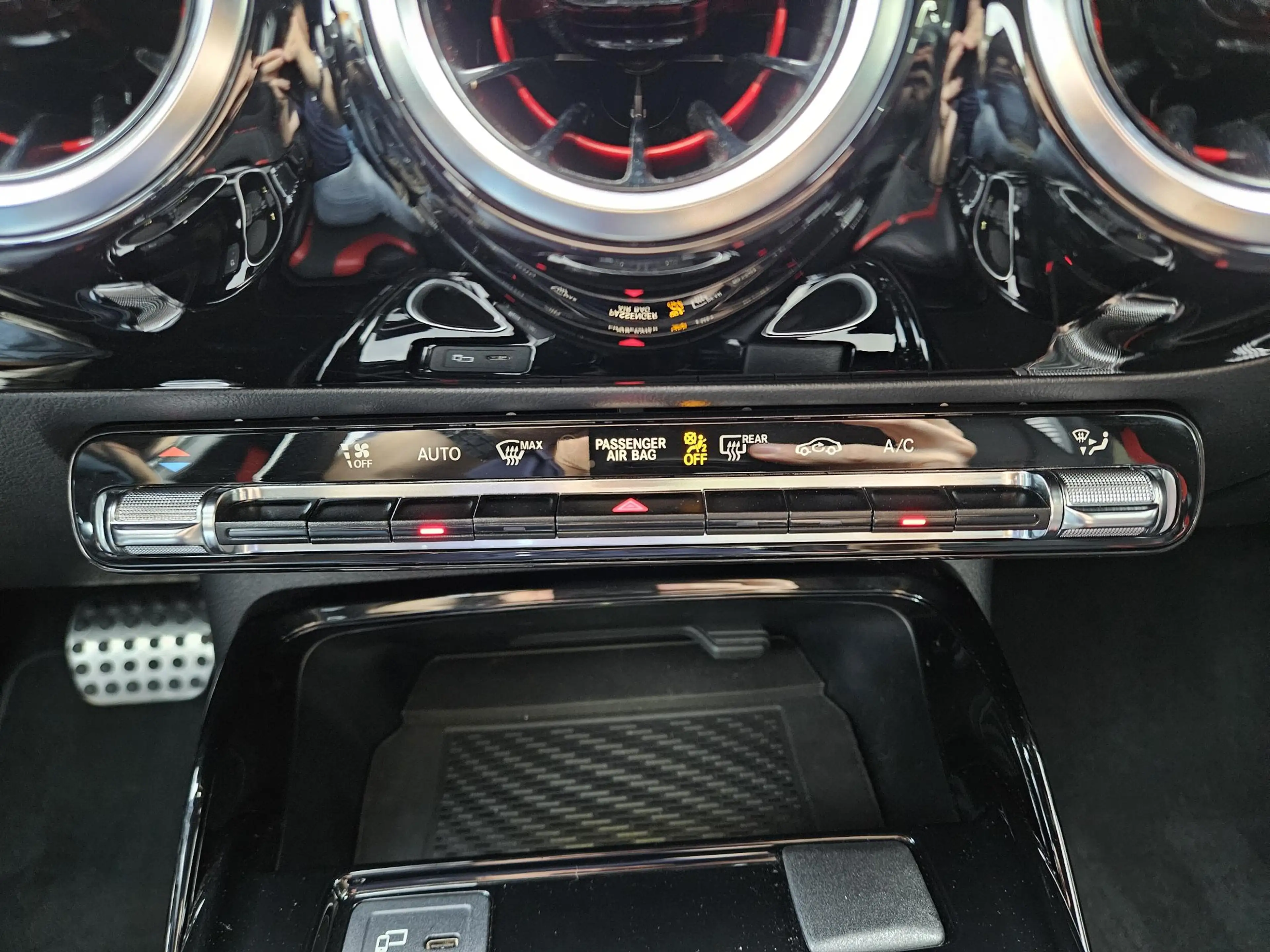 Mercedes-Benz A 35 AMG 4MATIC /Apple Carplay/Performance stoelen/Groot sc — photo 25