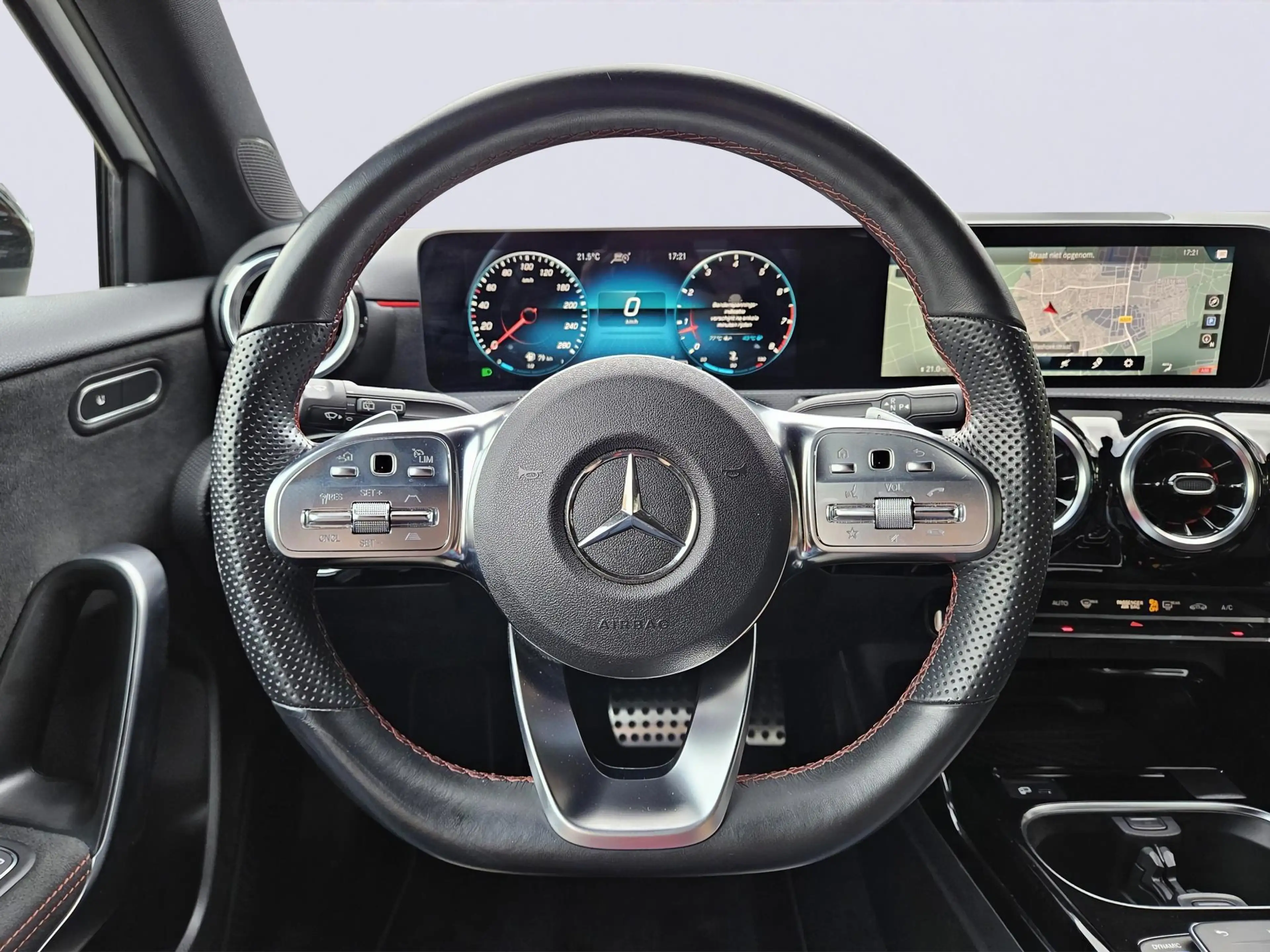 Mercedes-Benz A 35 AMG 4MATIC /Apple Carplay/Performance stoelen/Groot sc — photo 17