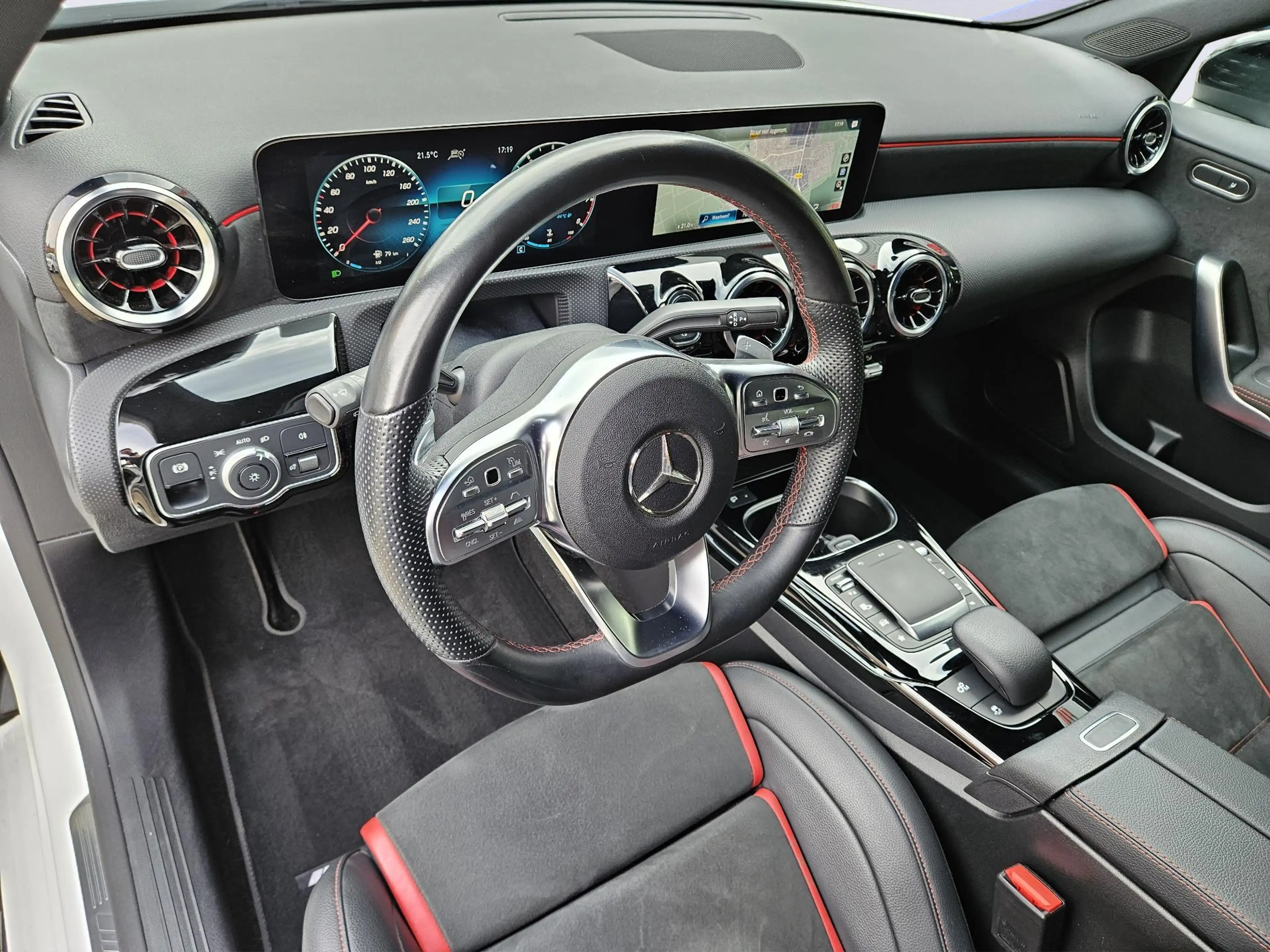 Mercedes-Benz A 35 AMG 4MATIC /Apple Carplay/Performance stoelen/Groot sc — photo 12