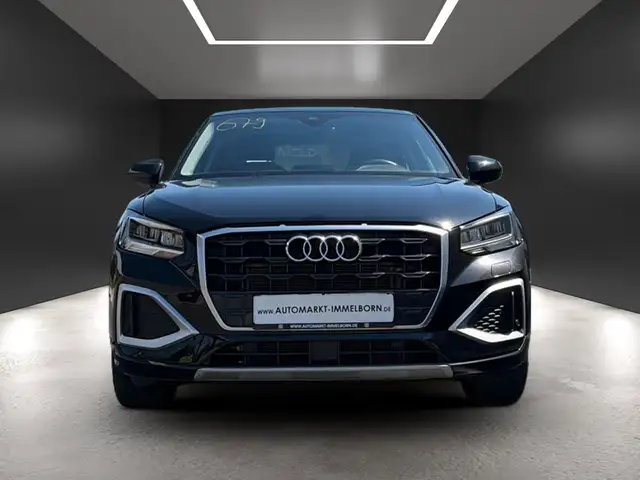 Audi Q2 view 9